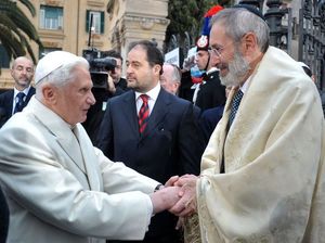 Il papa Benedetto XVI e il gran rabbino di Roma Riccardo di Segni