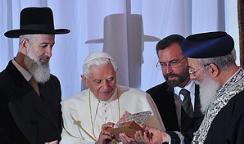 Papa Benedetto XVI con i rabbini Capo di Israele