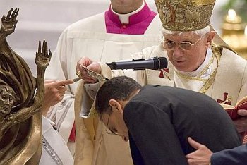 Magdi Allam is baptized by Pope Benedict XVI