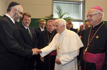 Le pape Benoît XVI avec des représentants de la communauté juive à Berlin