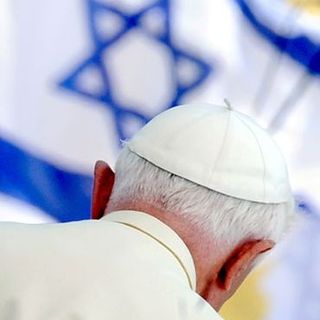 Pope Benedict XVI and the Israeli flag