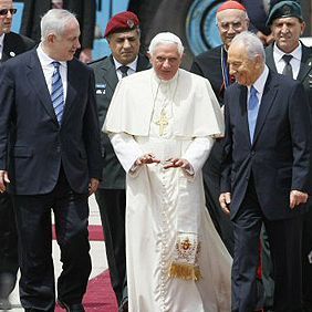 Der Papst bei seiner Ankuft in Israel