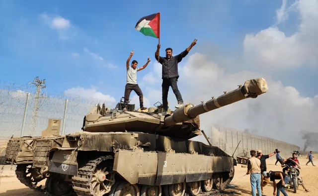 Palestinians Capture an Israeli Tank on October 7th, 2023
